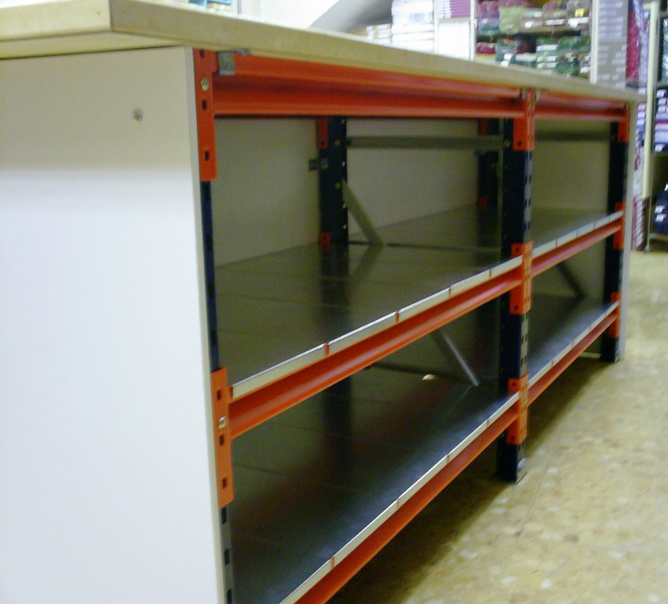 mesa rack con sobre de encimera